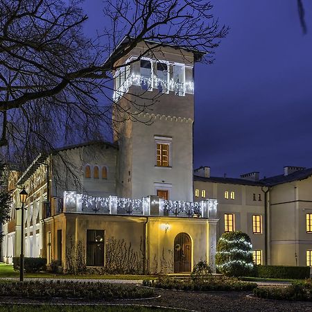 Palac Klanino Buitenkant foto