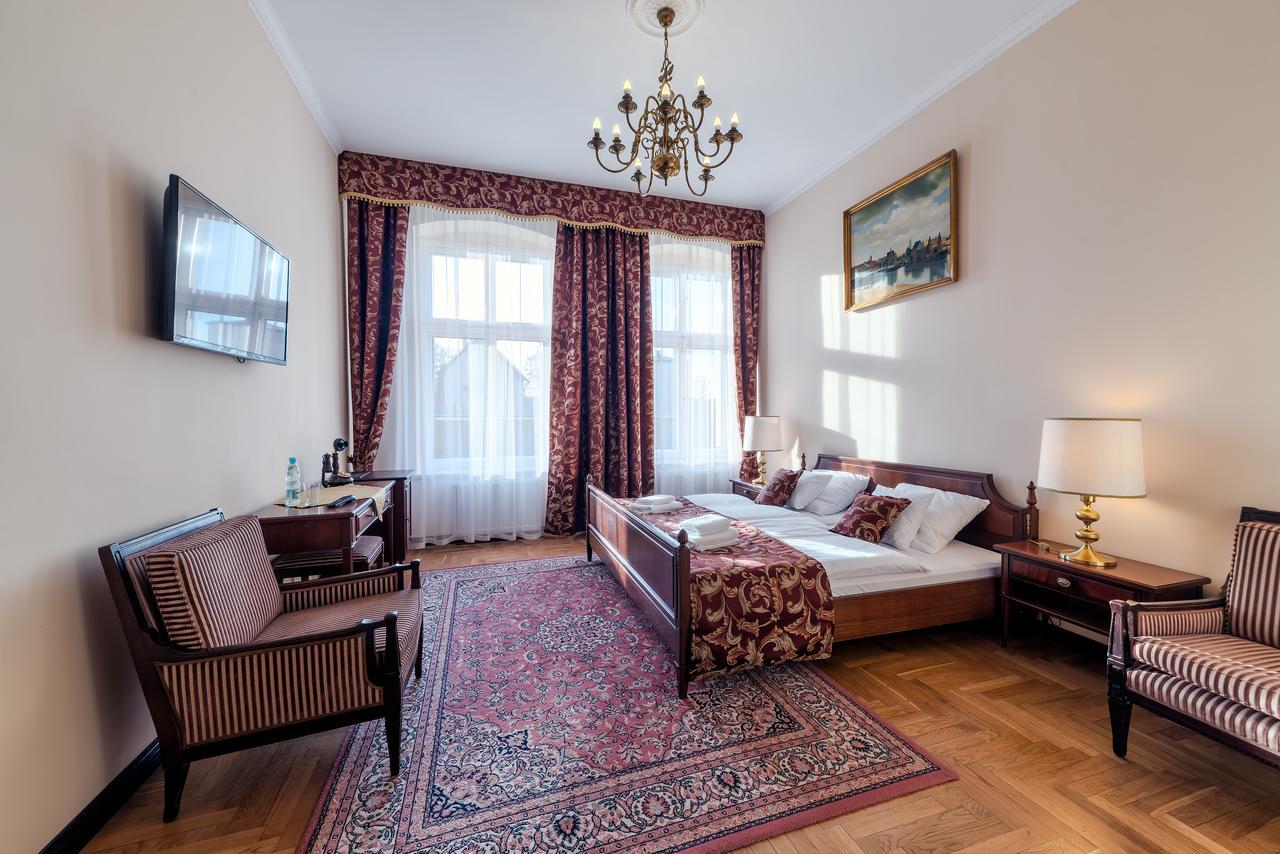 Palac Klanino Buitenkant foto