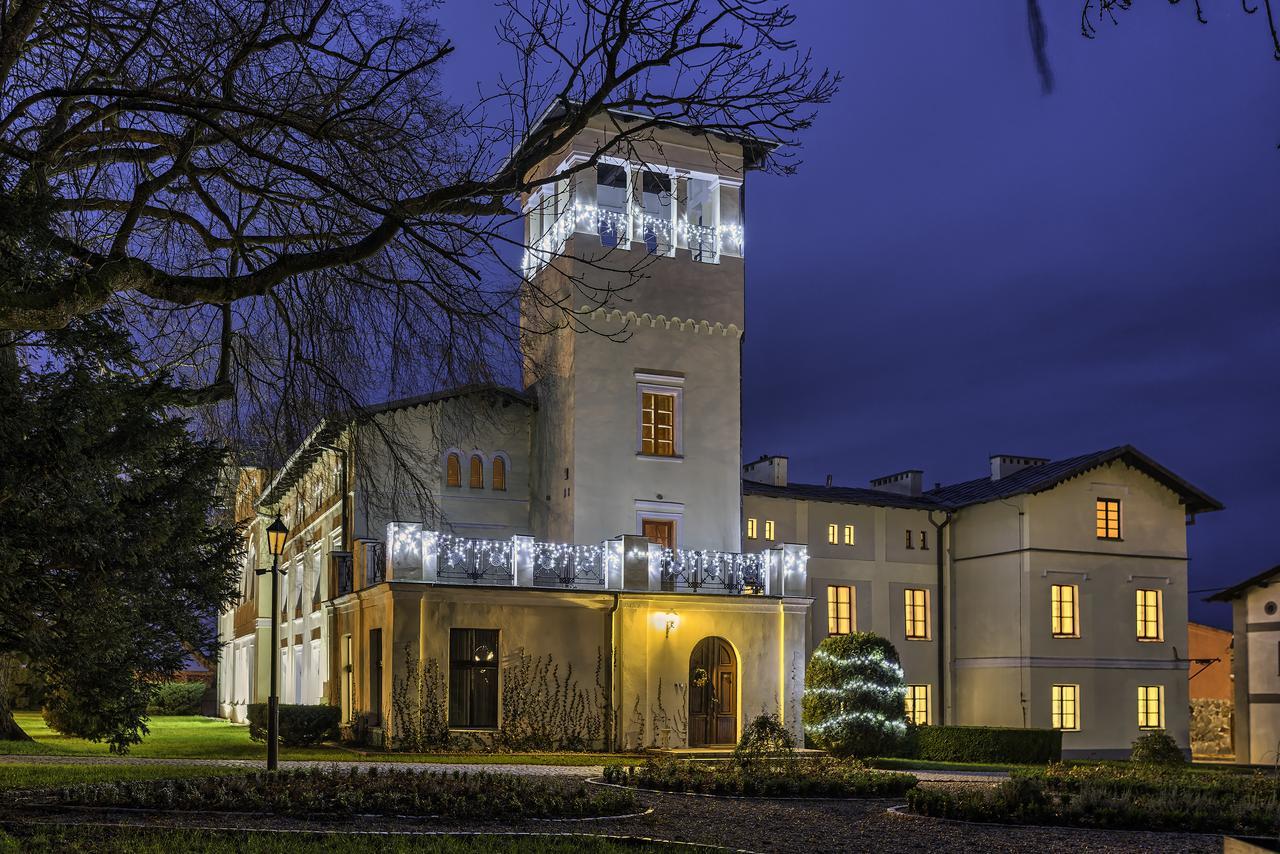 Palac Klanino Buitenkant foto