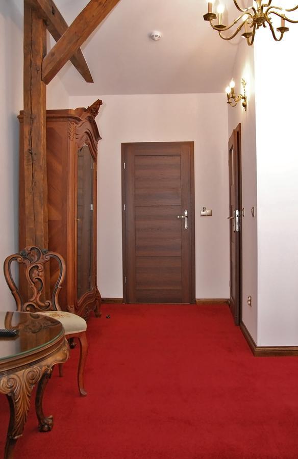 Palac Klanino Buitenkant foto